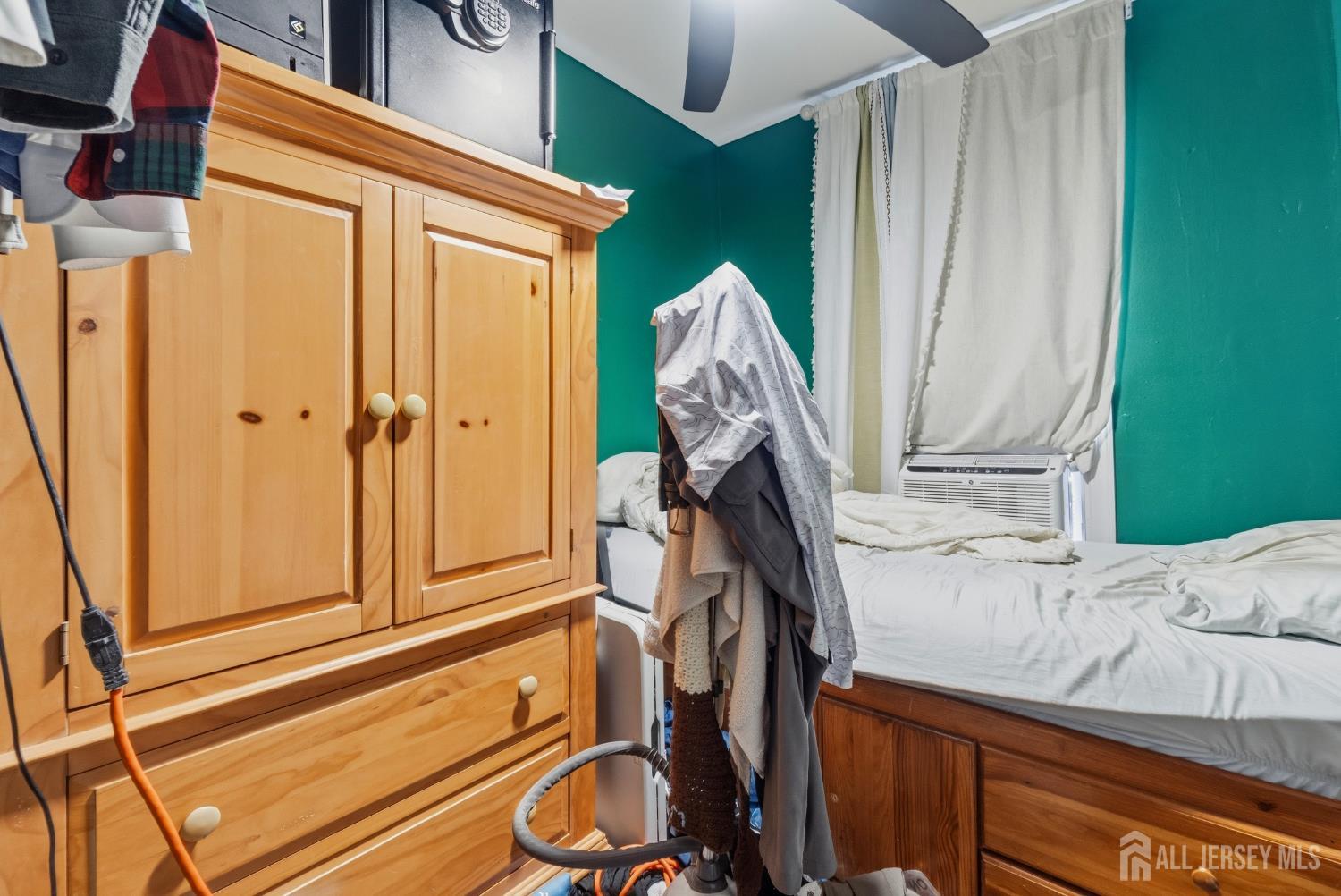 158 Gordon Street, Perth Amboy, NJ, 08861 image 14