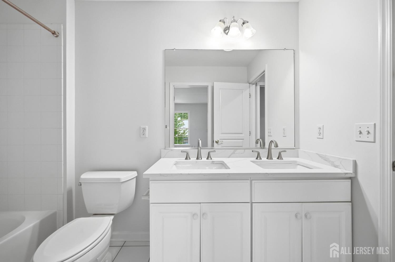 51 Hartlander Street, East Brunswick, NJ, 08816 image 39