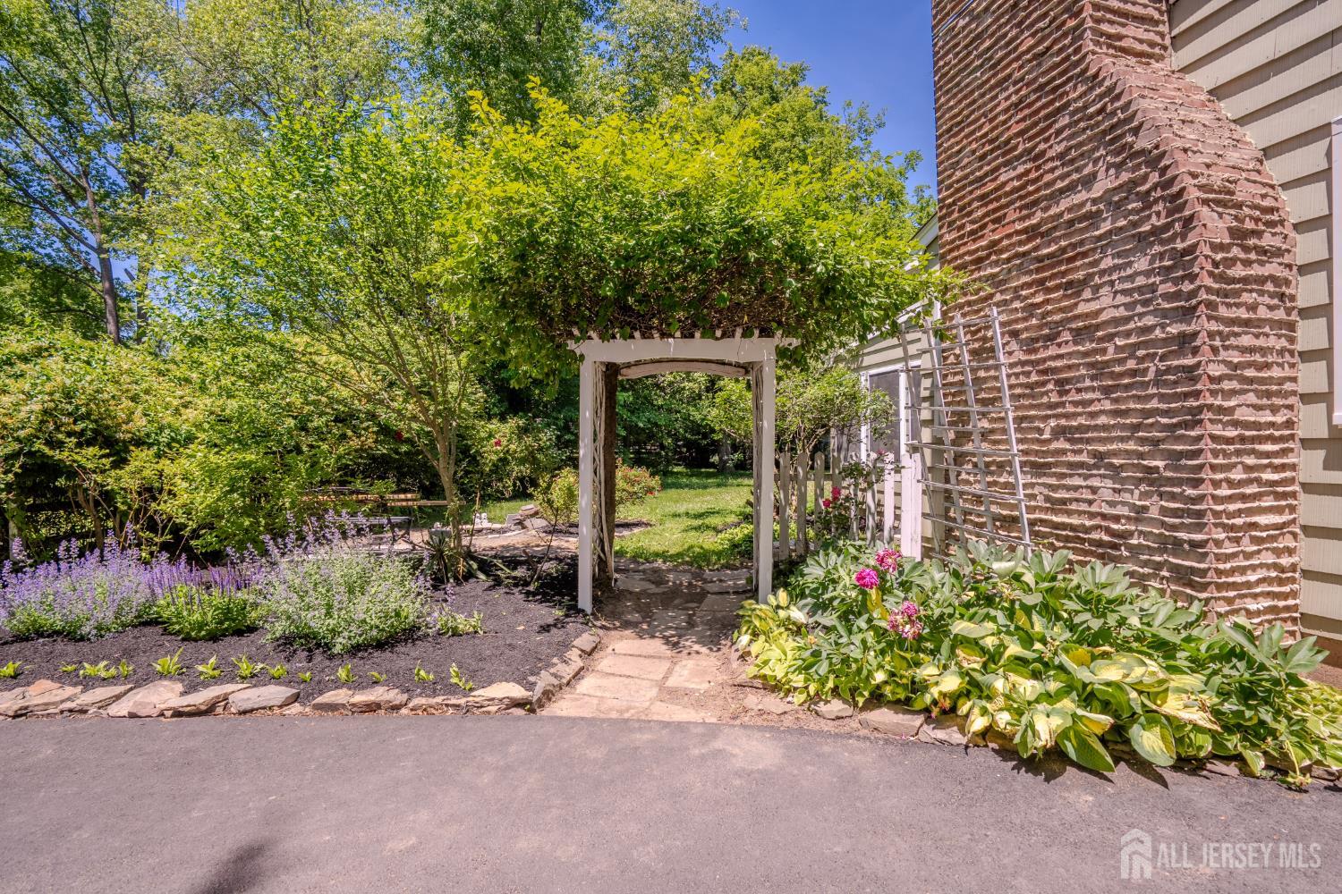 31 Merion Place Image 3