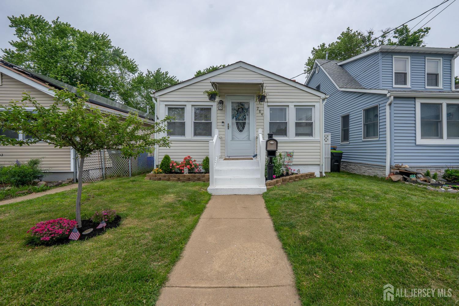 284 Shoreland Circle Image 3