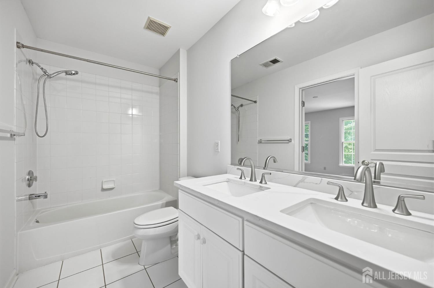 51 Hartlander Street, East Brunswick, NJ, 08816 image 40