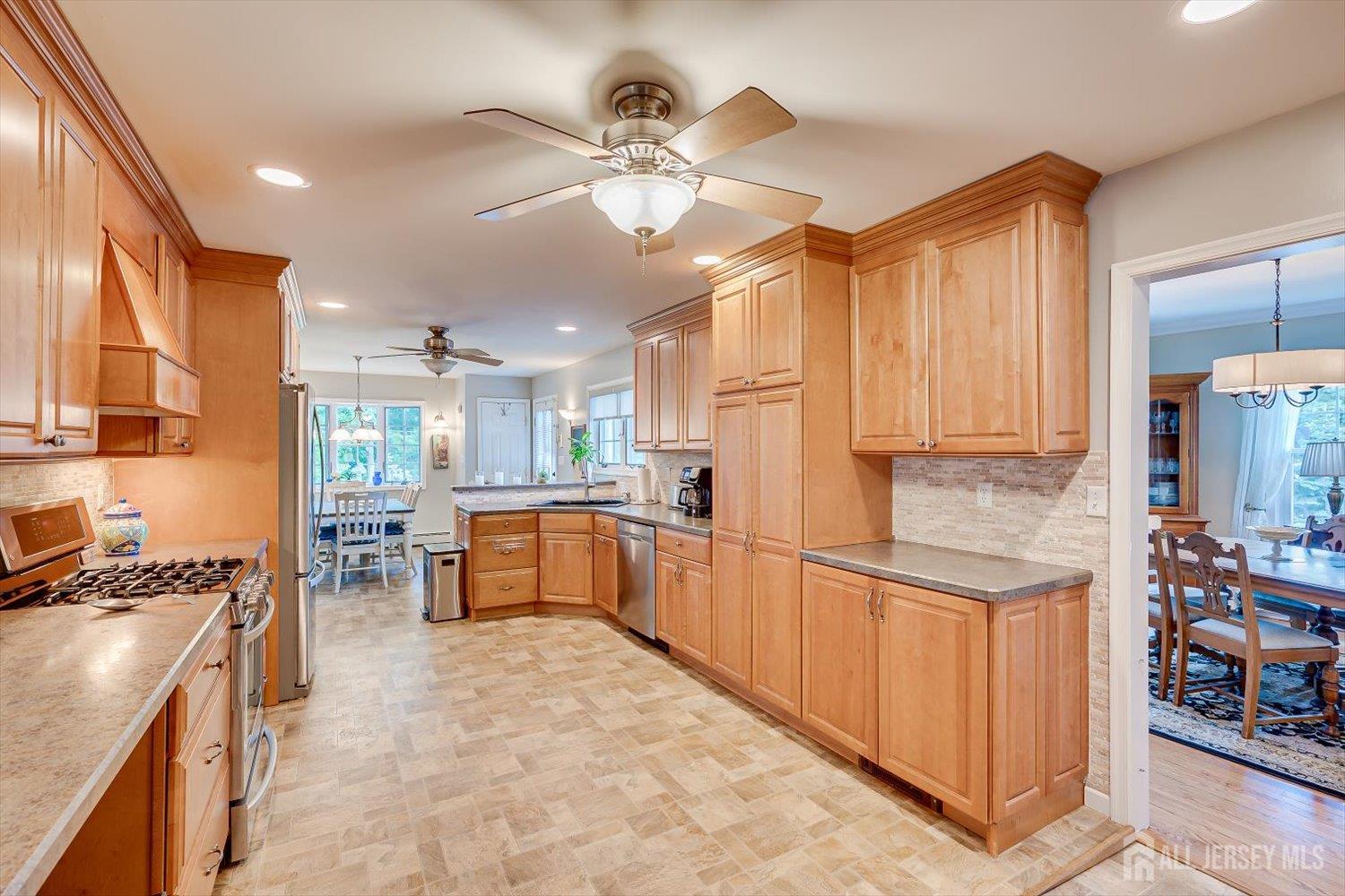 102 Michael Street, Edison, NJ, 08820 image 16
