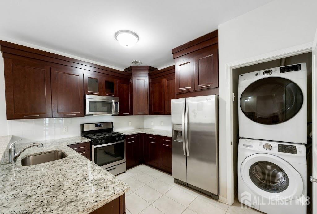 102 E Elizabeth Avenue 412 Image 2