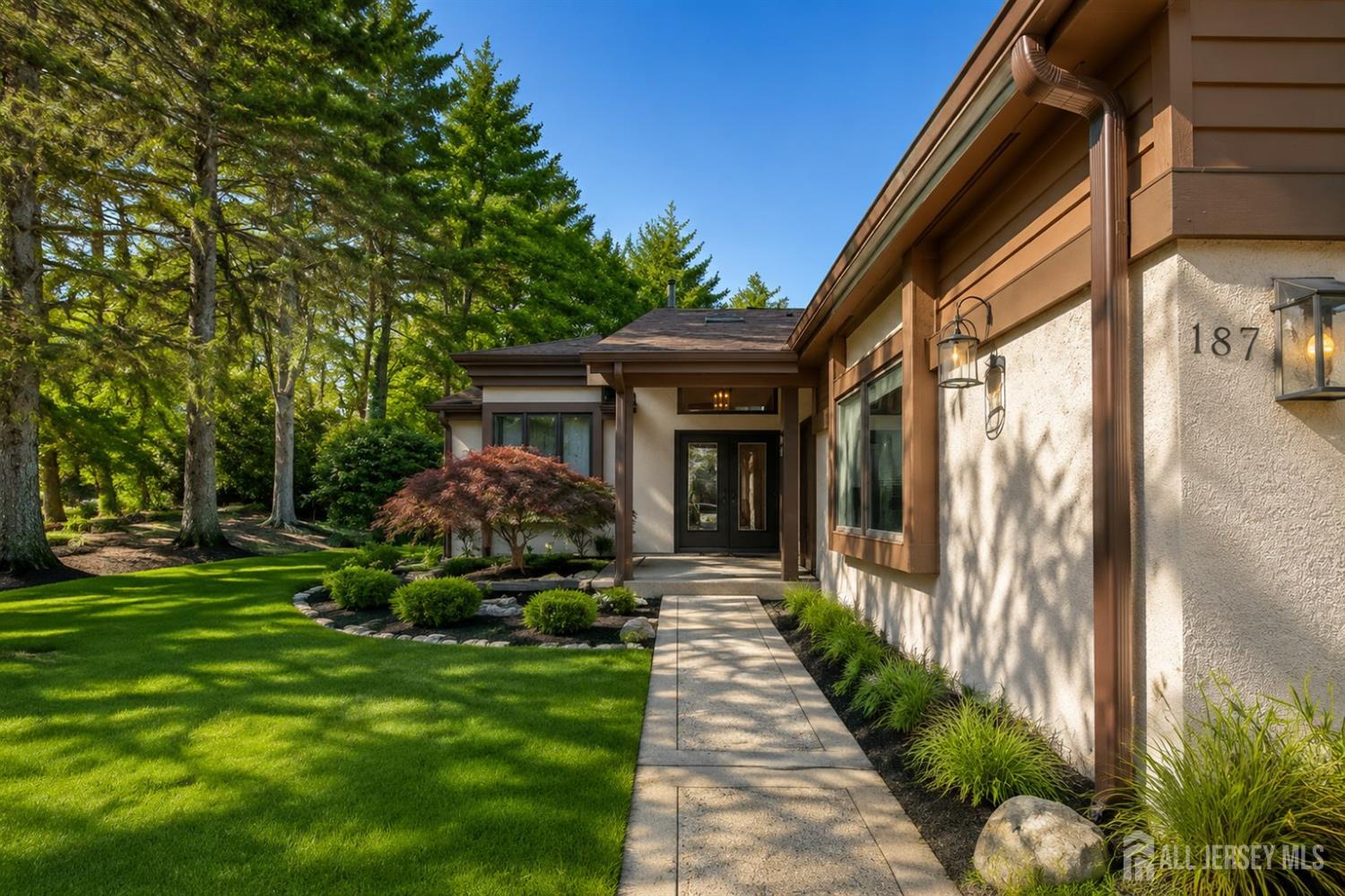 187 Sayre Drive Image 3