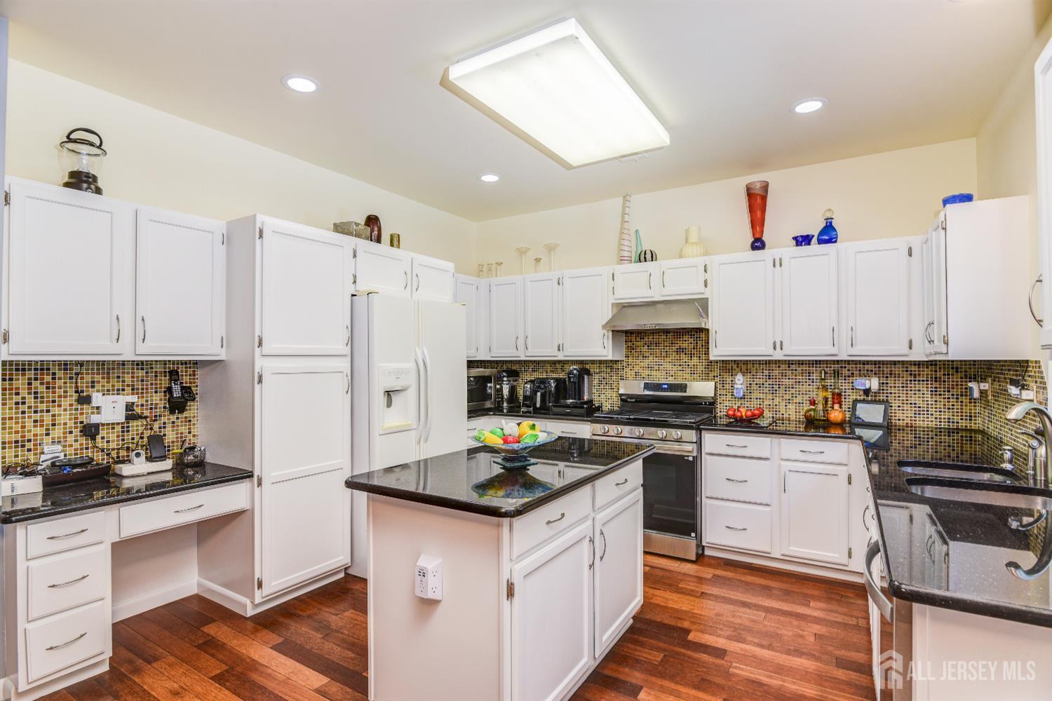 411 Perry Street, Morganville, NJ, 07751 image 13