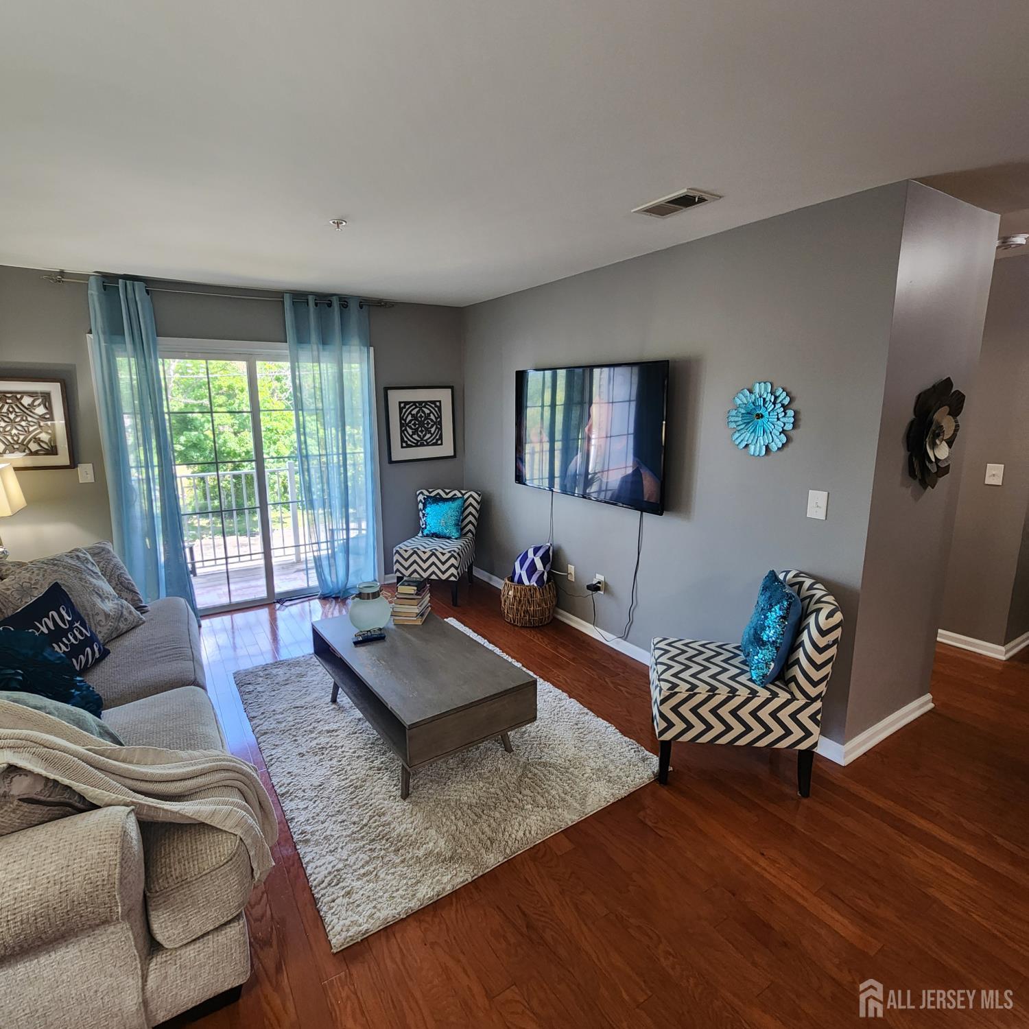 1325 Fernwood Court Image 5
