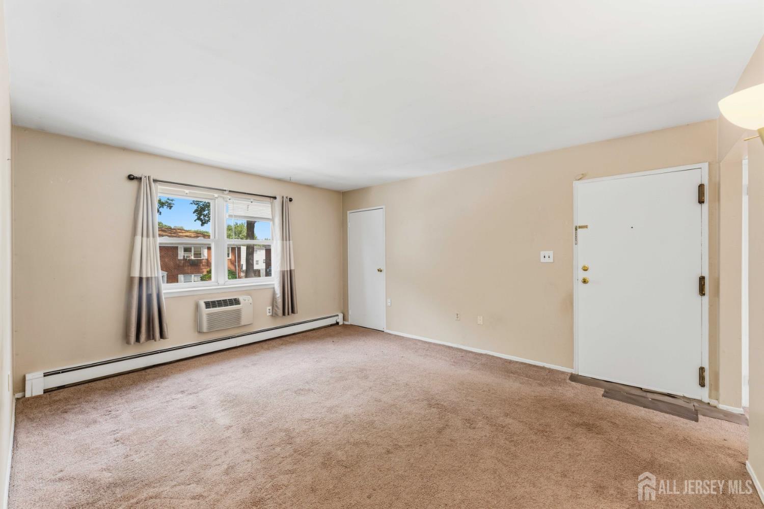 289 Main Street 14M Image 4