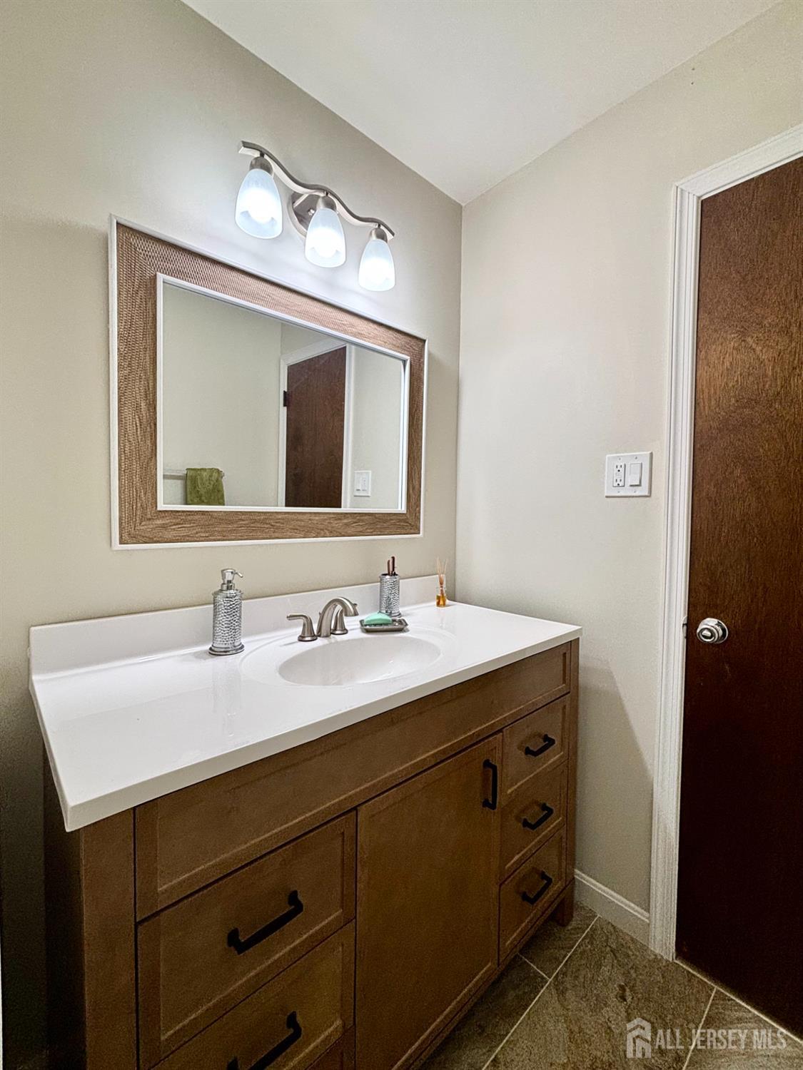 14 Tracey Drive, Milltown, NJ, 08850 image 15
