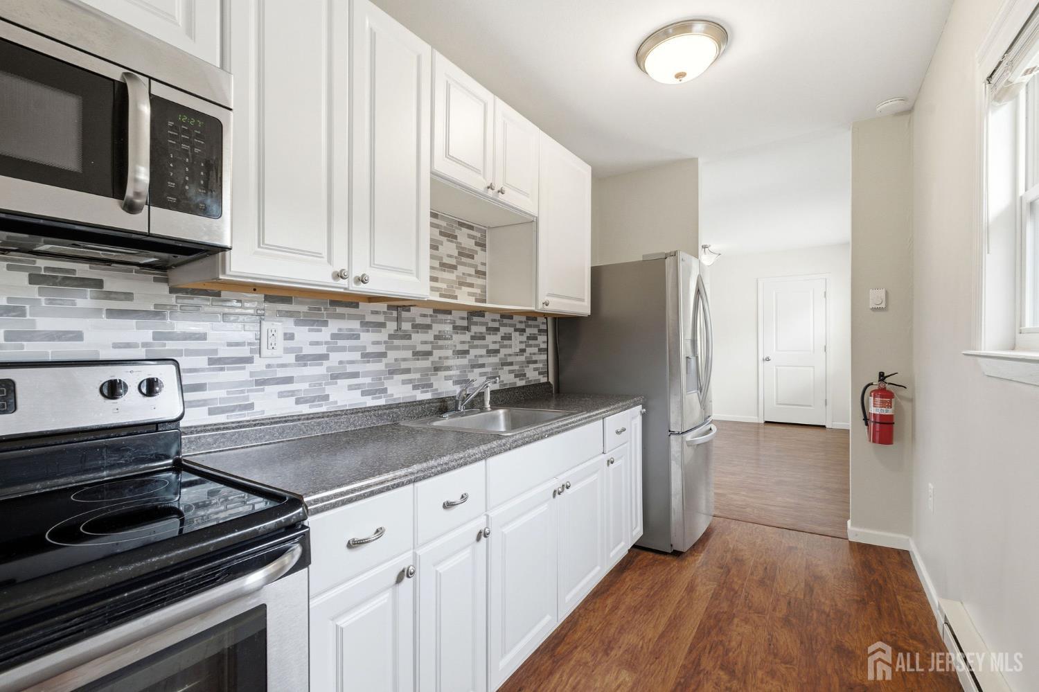 89 white Street c, Eatontown, NJ, 07724 image 19