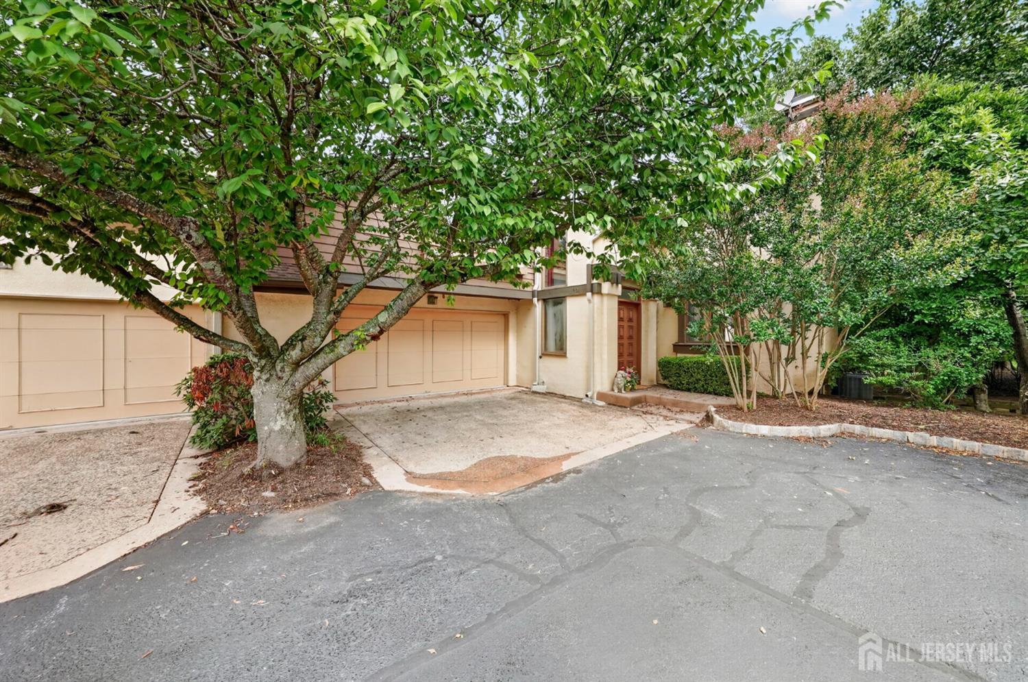 461 Sayre Drive Image 3