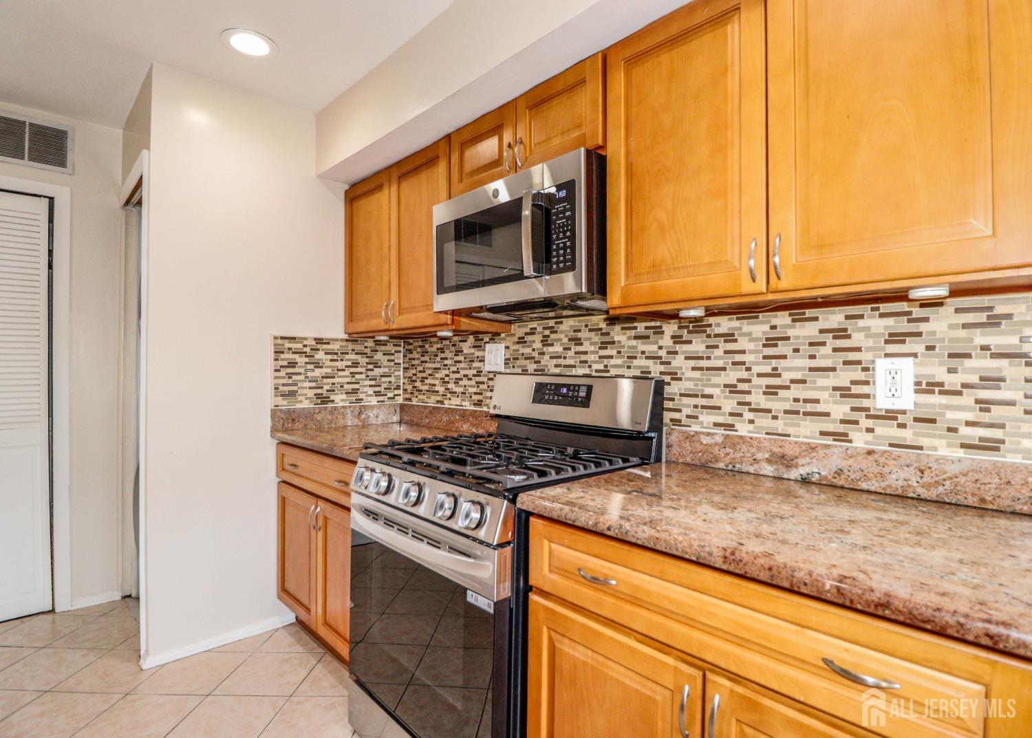 312 Edison Glen Terrace, Edison, NJ, 08837 image 8