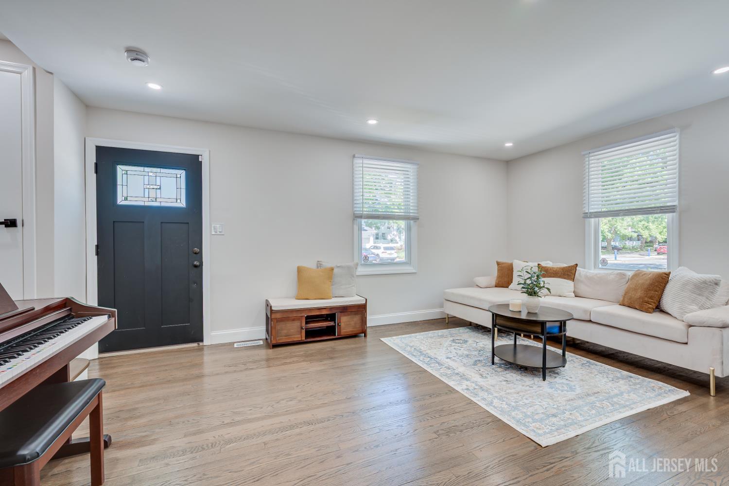 34 James Place Image 5
