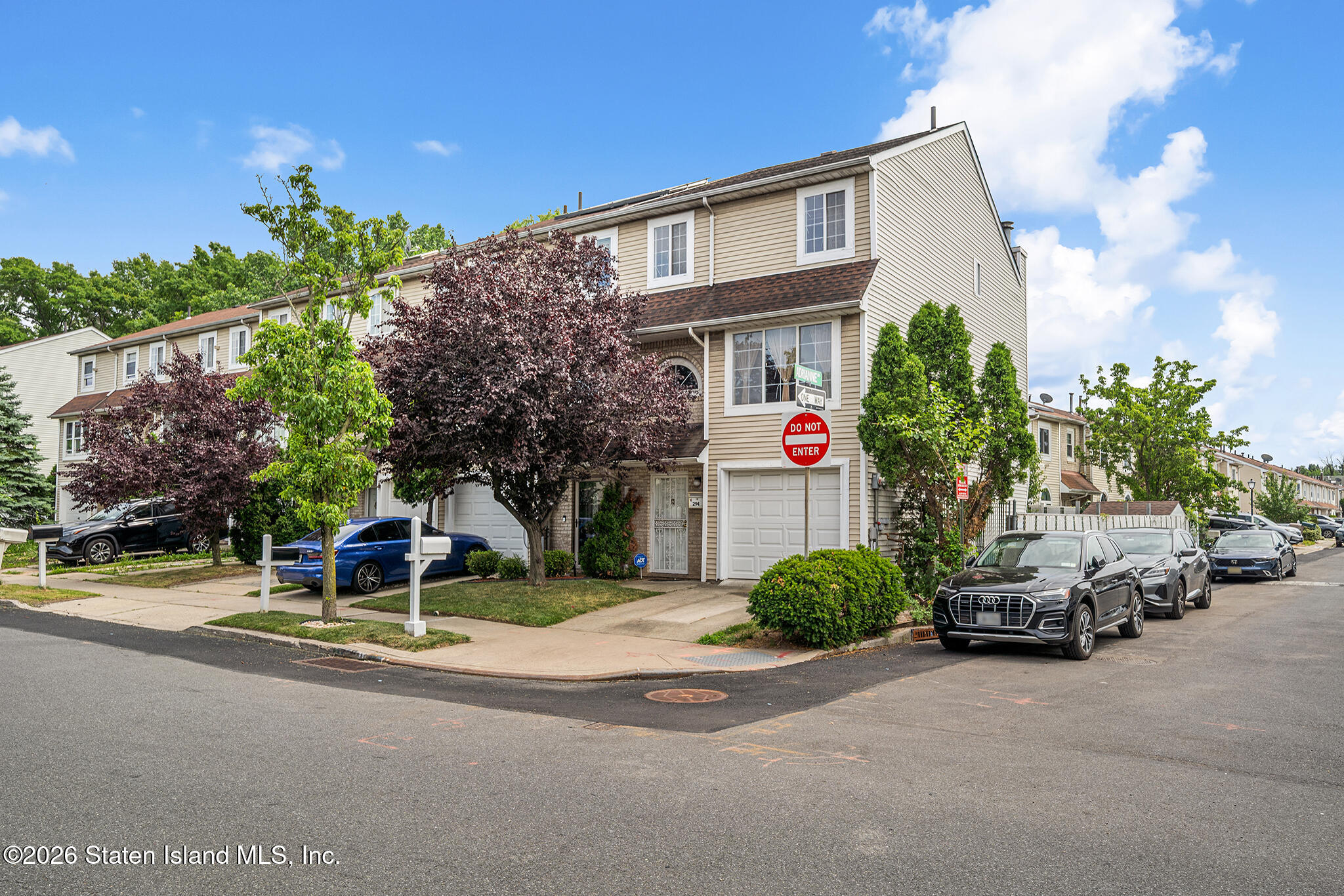 294 Wilcox Street Image 1