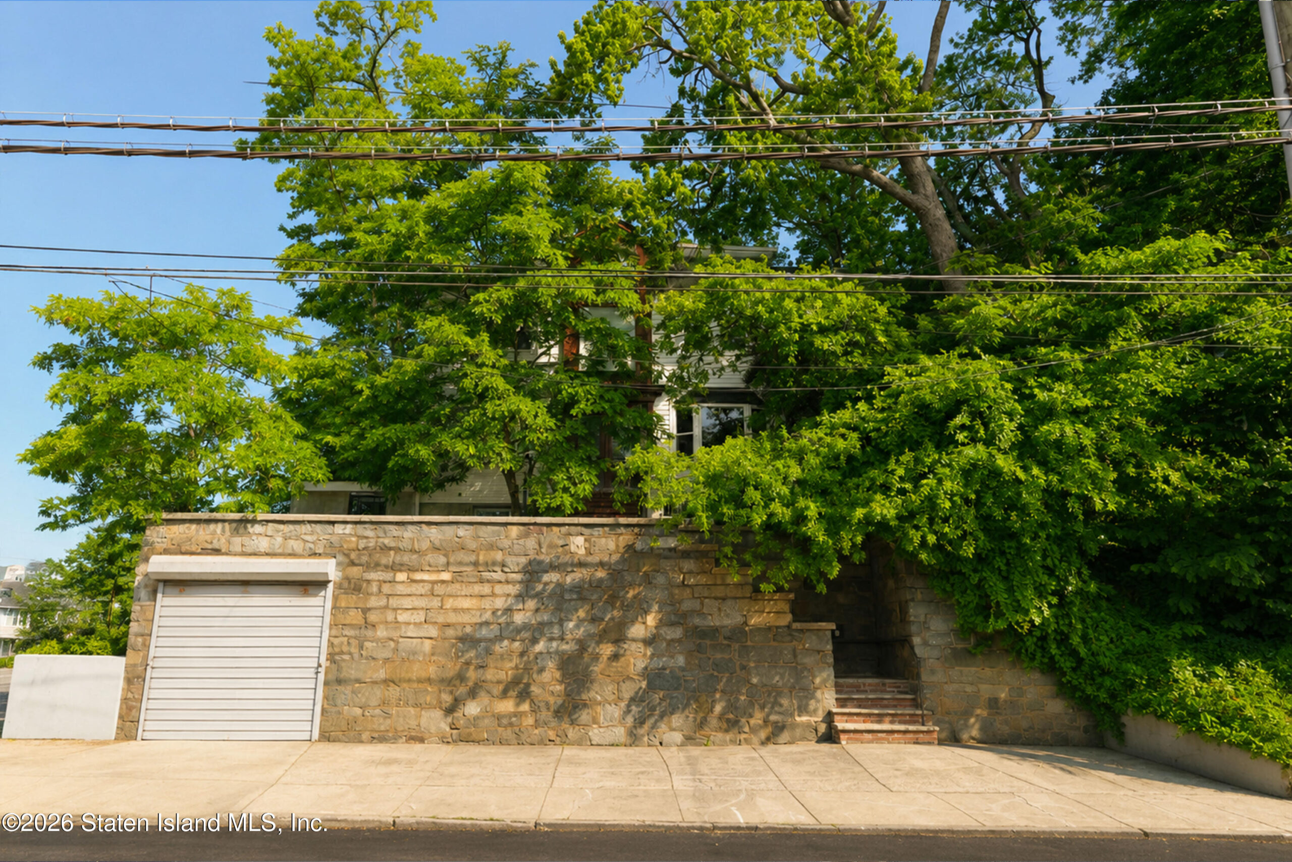 3973 Hylan Boulevard Image 4