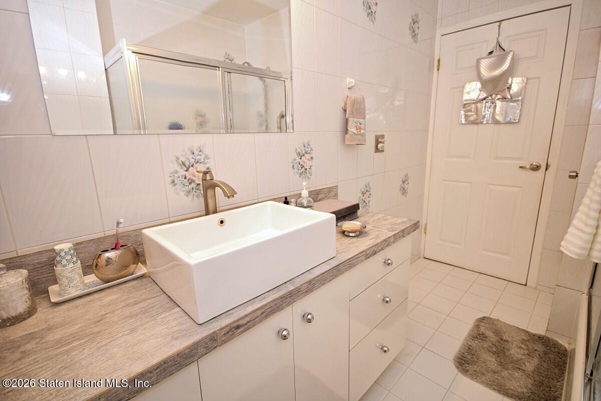 135 North Drive, Staten Island, NY, 10305 image 19