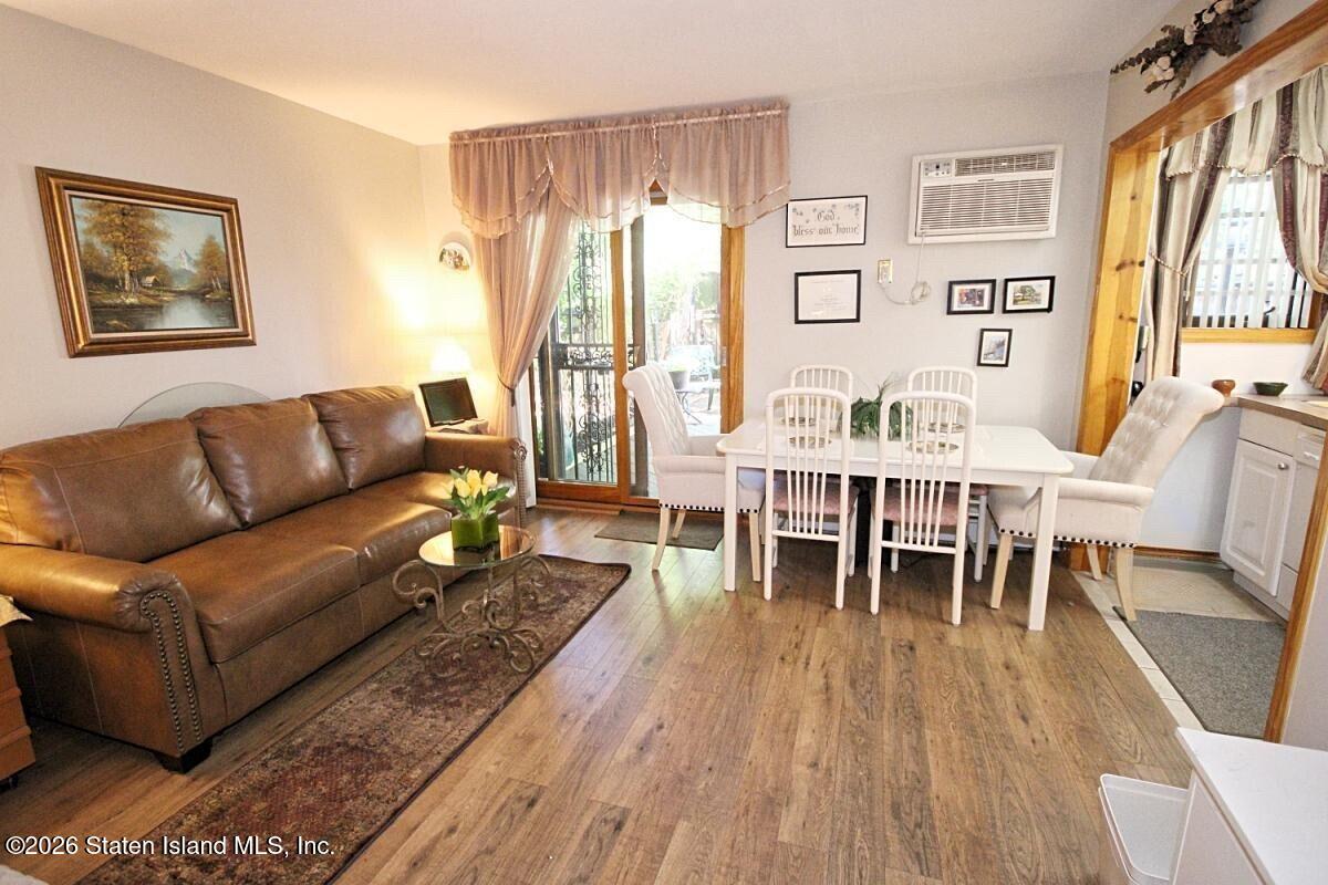 135 North Drive, Staten Island, NY, 10305 image 24