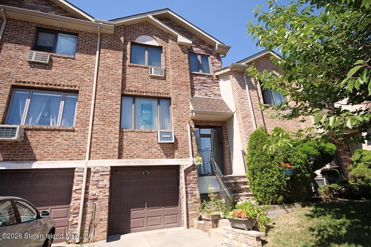 135 North Drive Image 1
