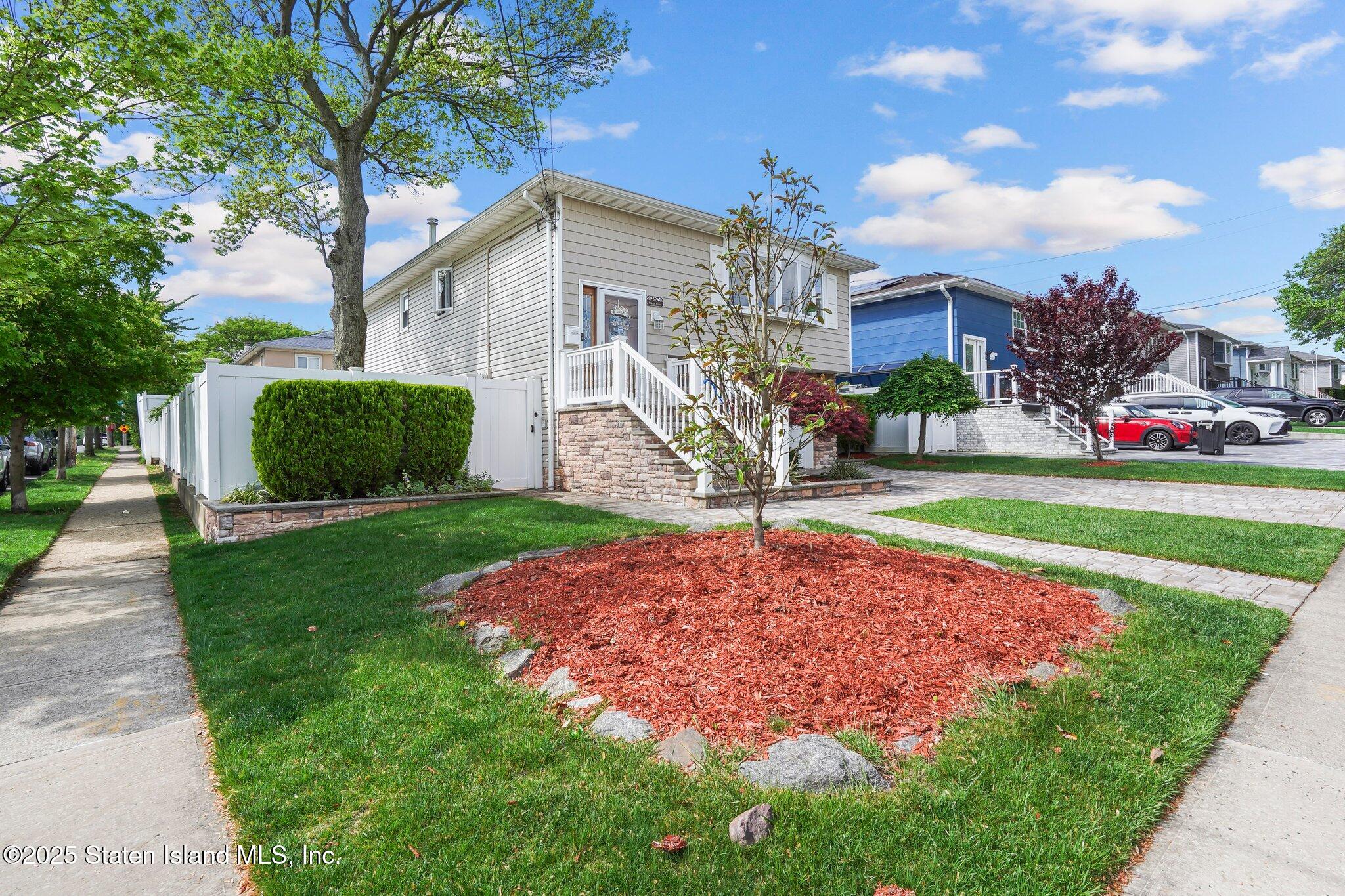 62 Augusta Avenue Image 4