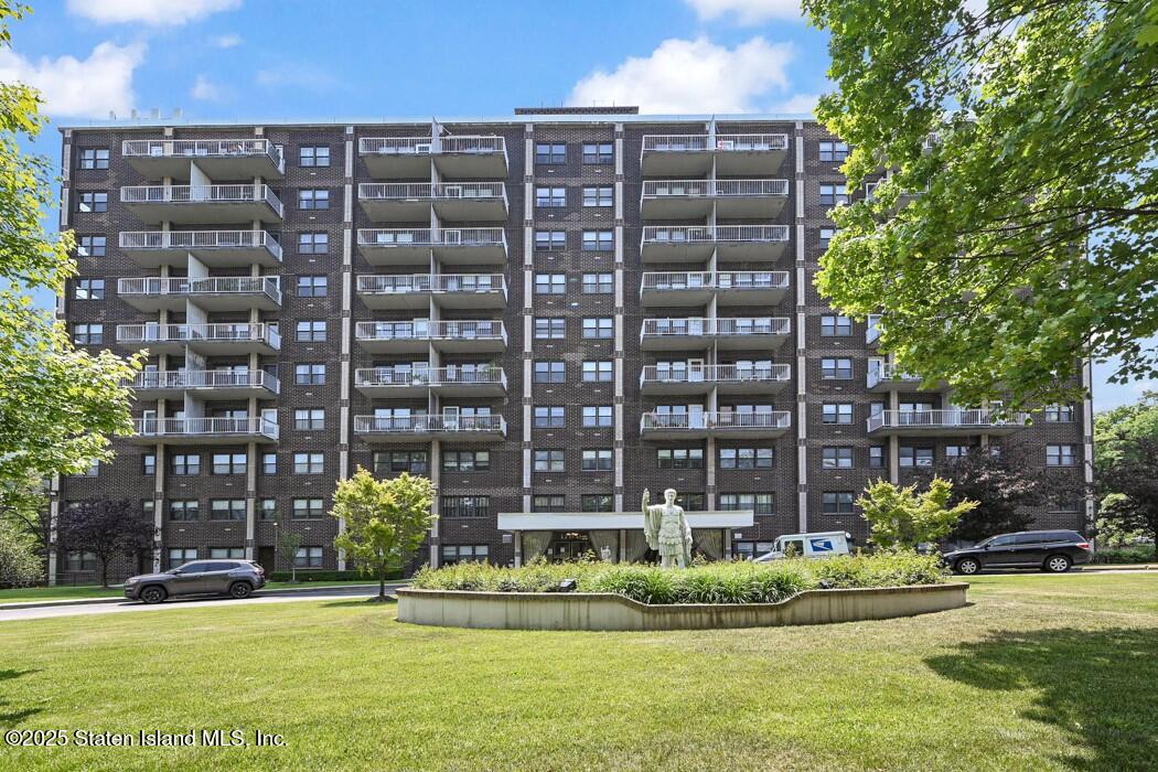 1100 Clove Road 2e Image 2