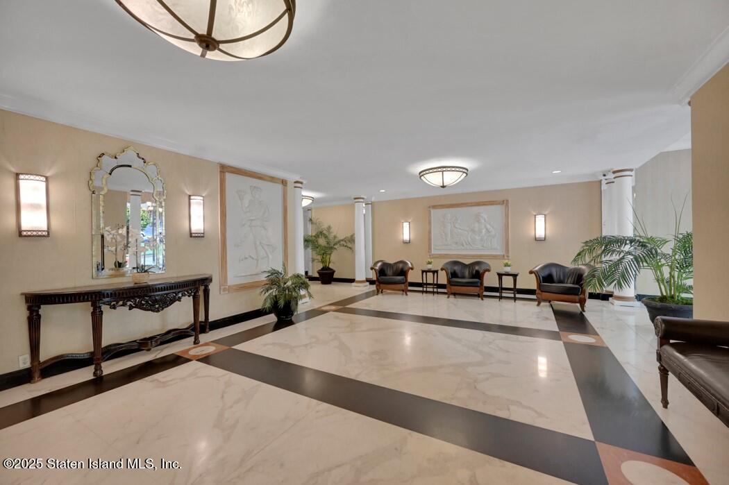 1100 Clove Road 2e Image 3