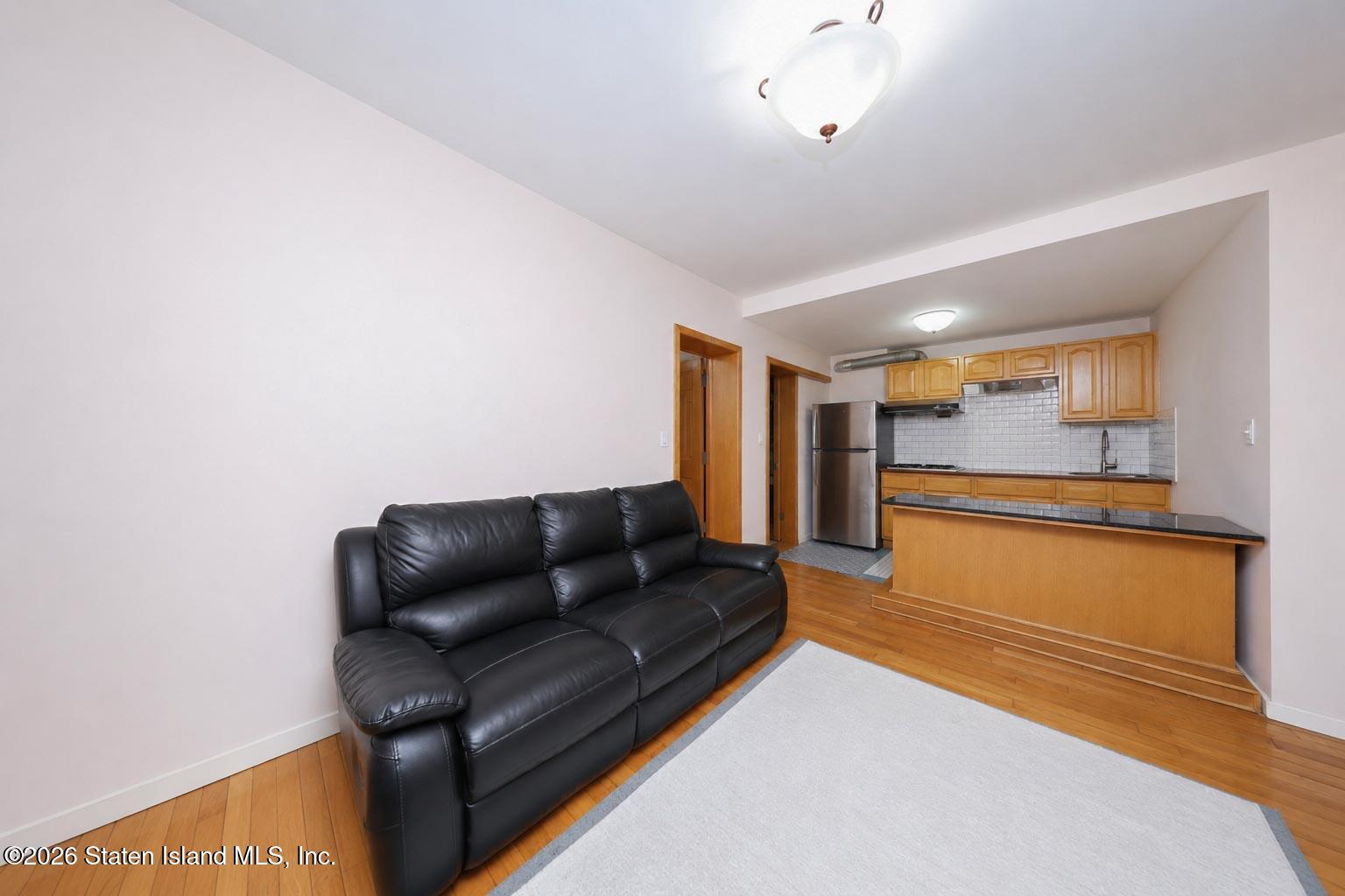 94 Olympia Boulevard Image 5