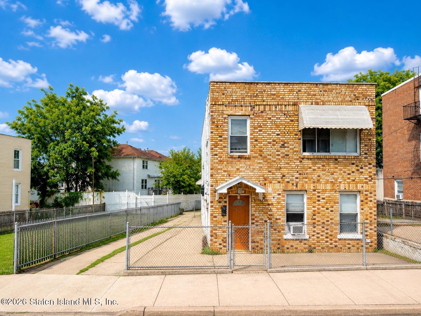 94 Olympia Boulevard Image 1