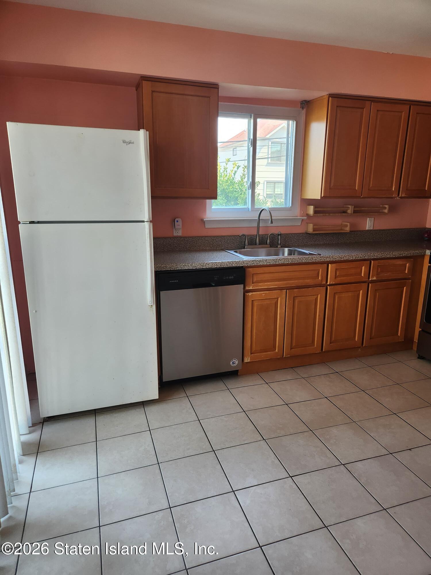 30 Pleasant Street Image 5