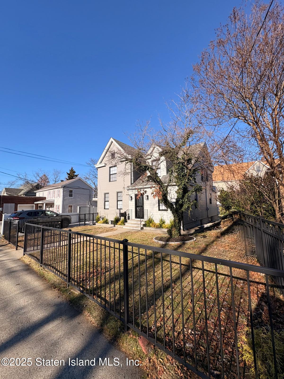 7587 Amboy Road Image 1