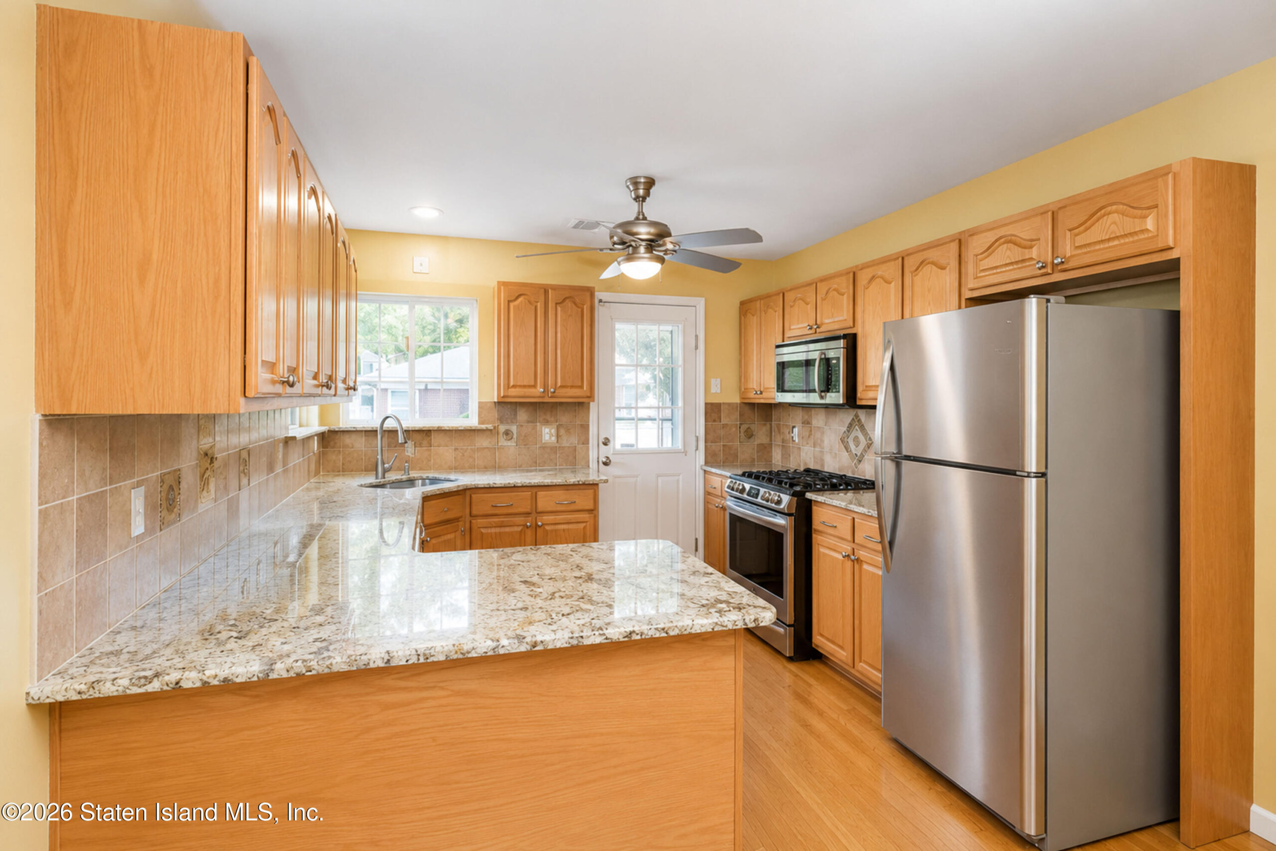 296 Burbank Avenue Image 4