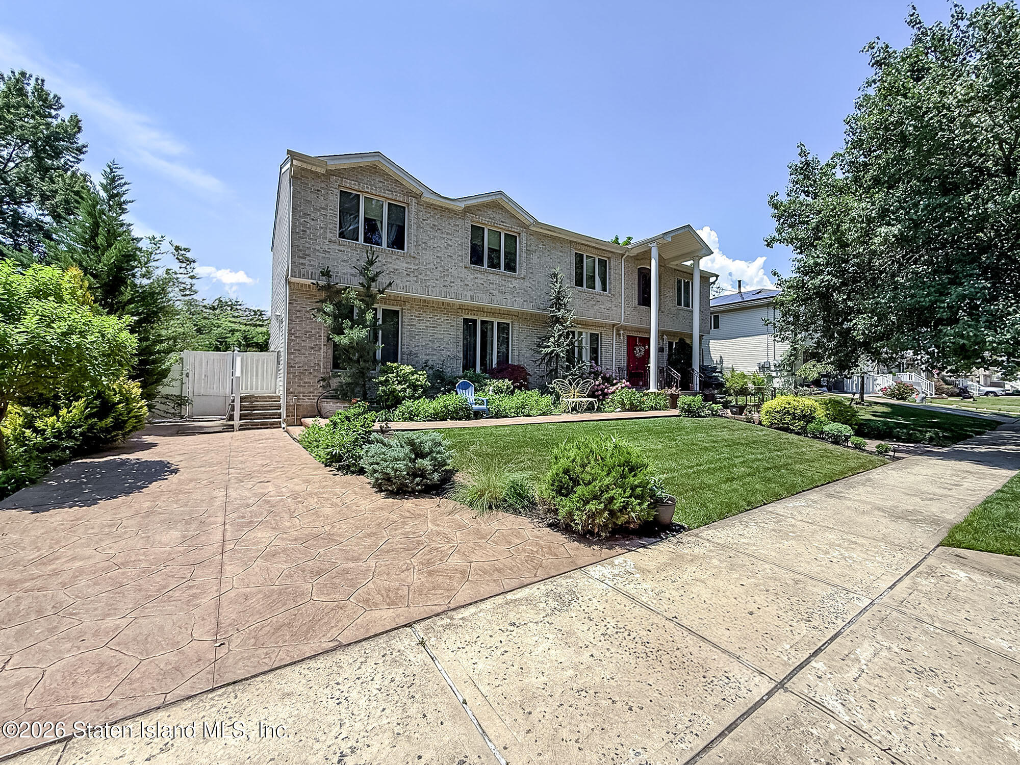 88 Stecher Street Image 1