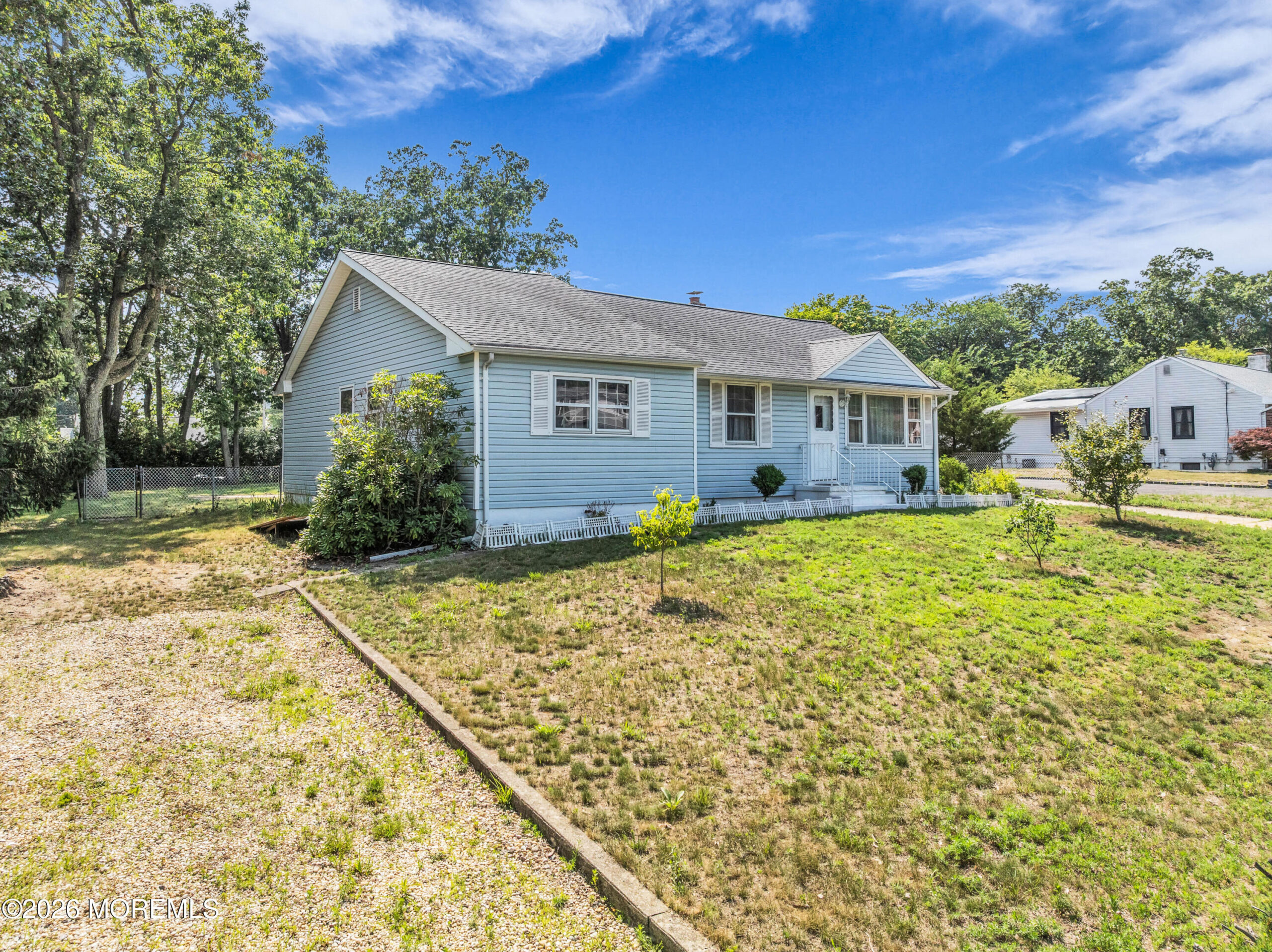 11 Hemlock Road Image 3