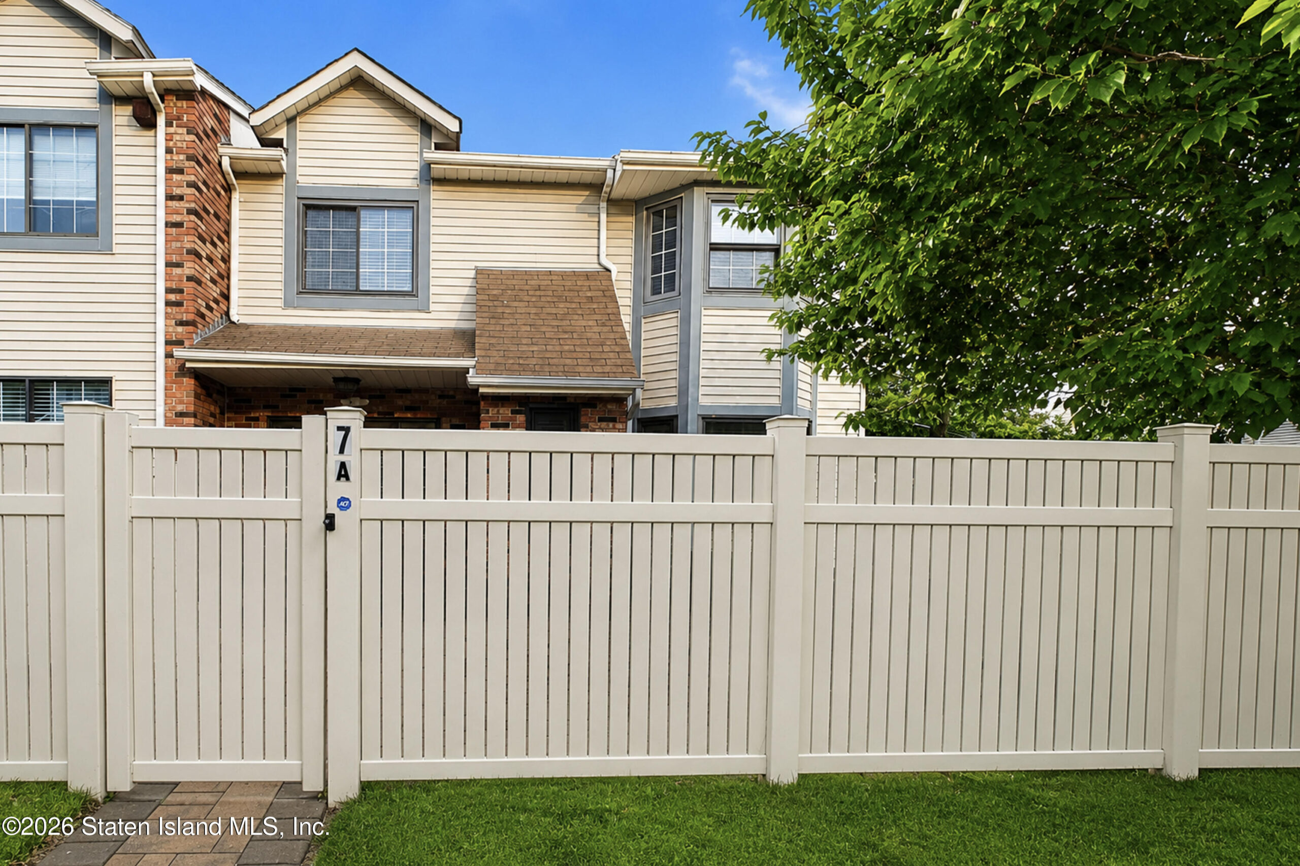 7 Shirra Avenue A Image 4