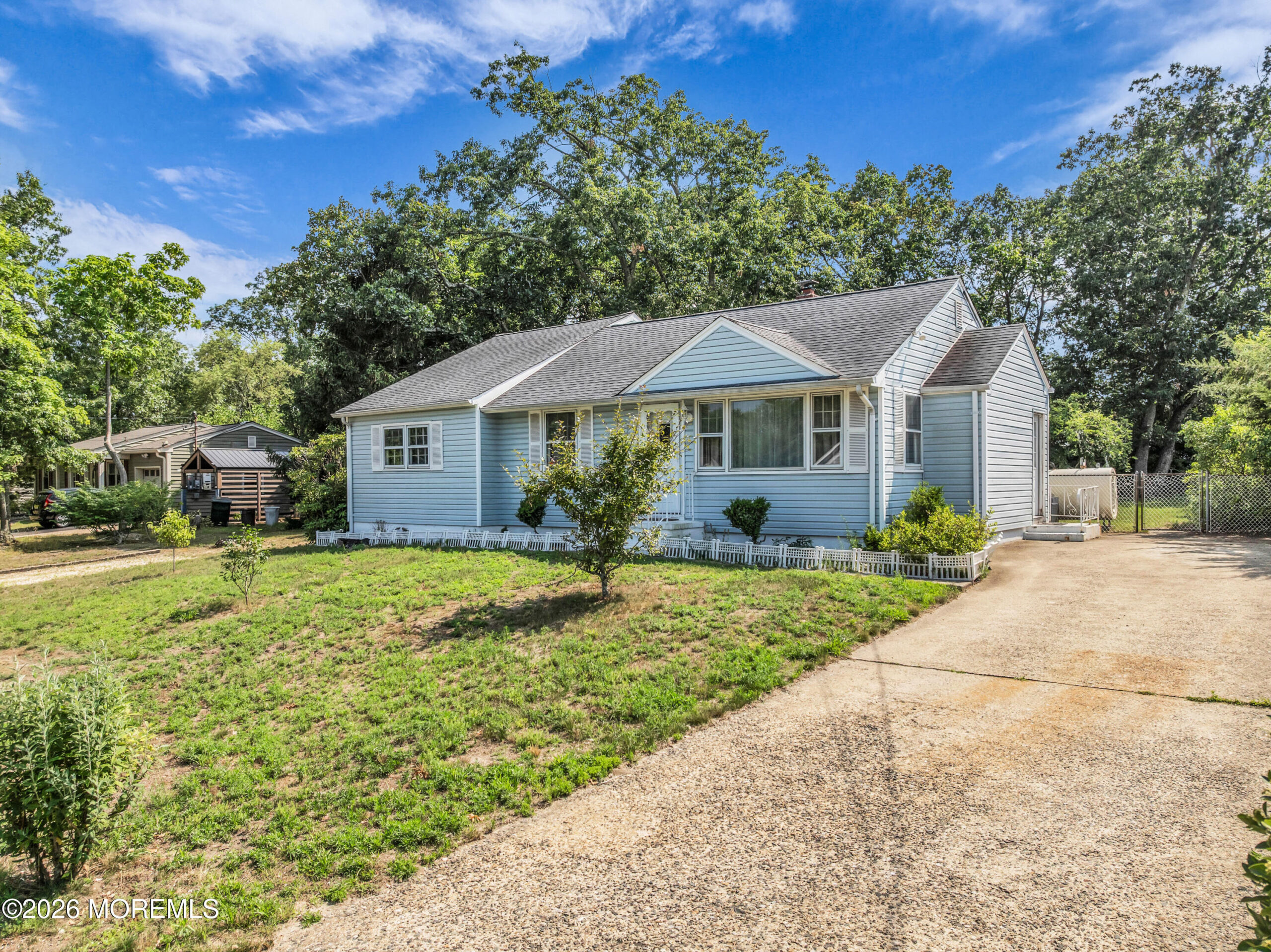 11 Hemlock Road Image 2