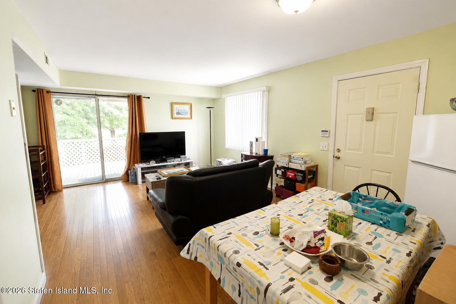 315 Lamberts Lane Image 5