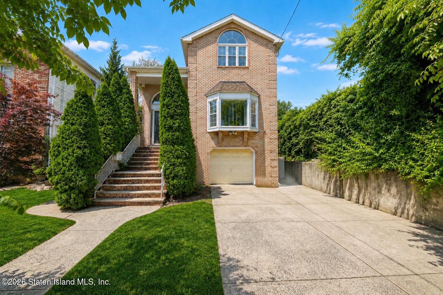52 Ridgewood Avenue Image 1
