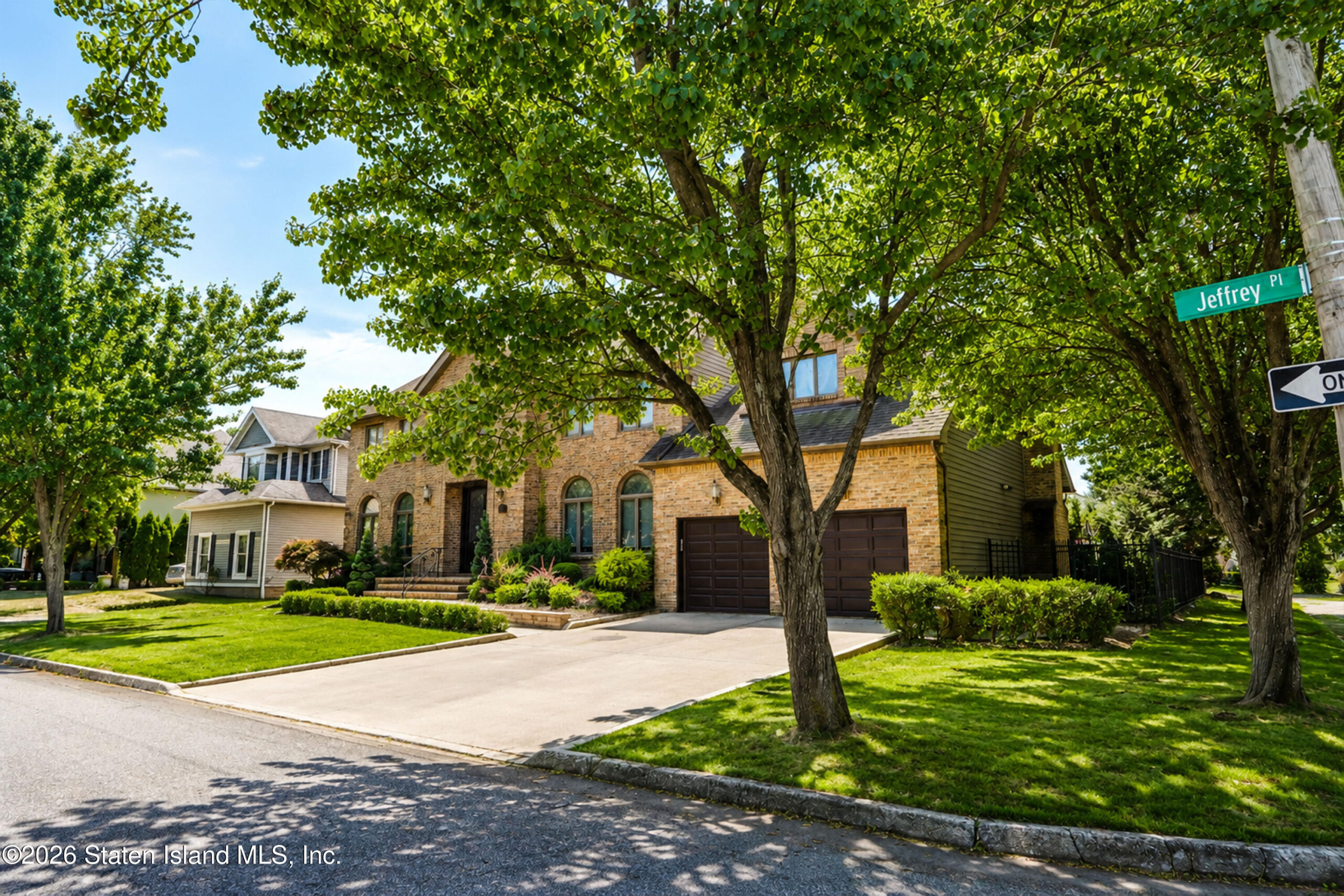 36 Jeffrey Place Image 3
