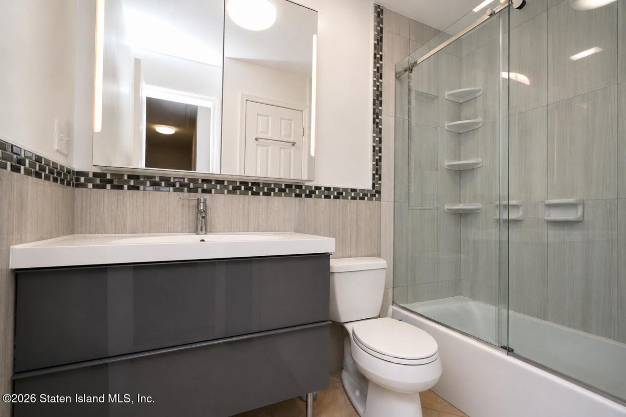 64 Amanda Court, Staten Island, NY, 10312 image 17