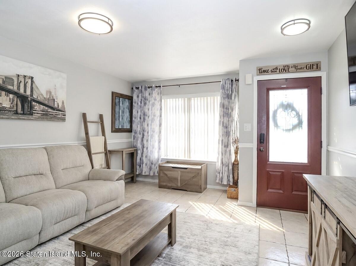 23 Latourette Lane Image 1