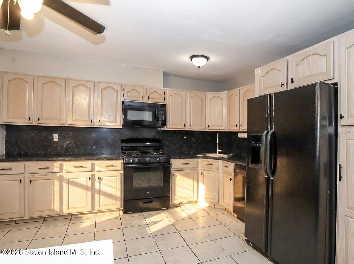 23 Latourette Lane Image 4