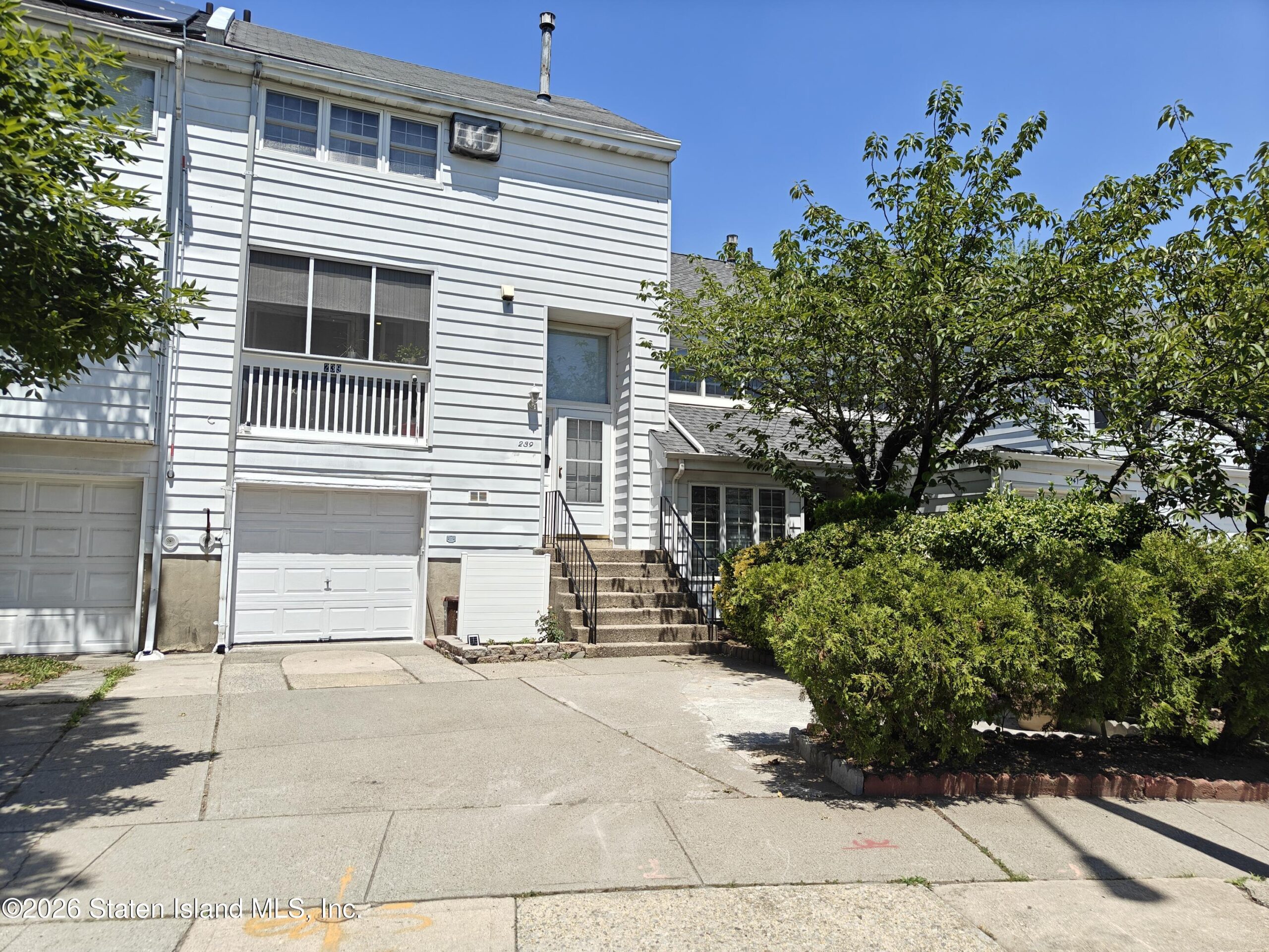 239 Dover Green Image 1