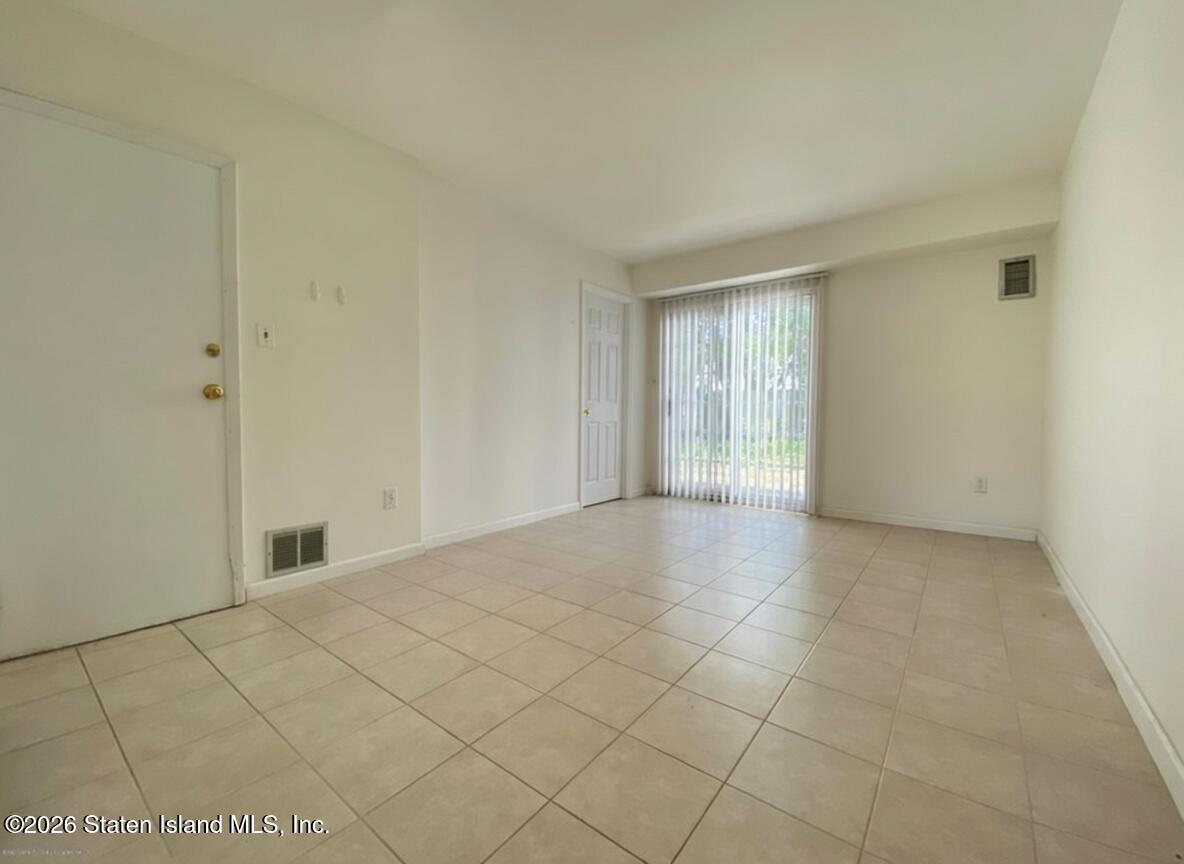 239 Dover Green, Staten Island, NY, 10312 image 15