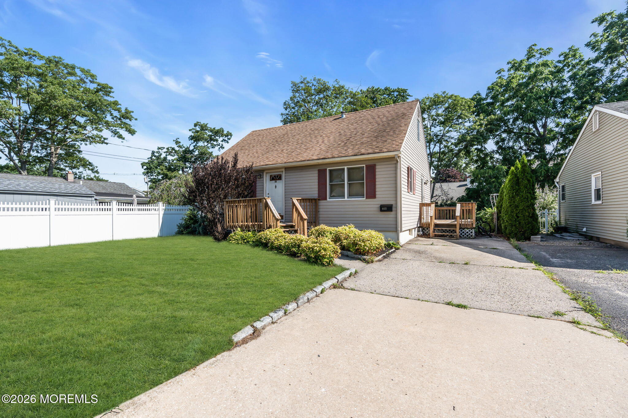 2415 Beech Street Image 5