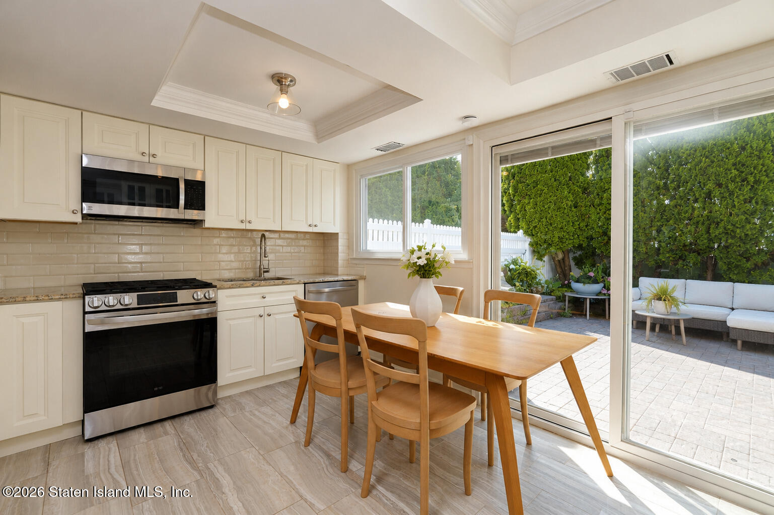 94 Hampton Green, Staten Island, NY, 10312 image 10