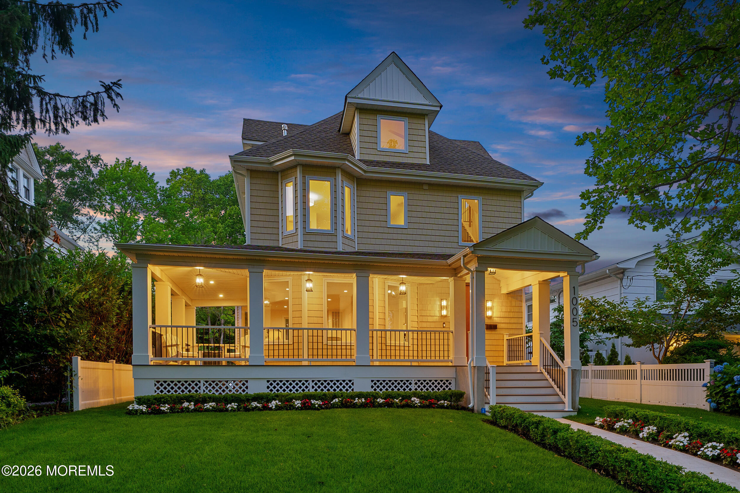 1005 5th Avenue Image 1