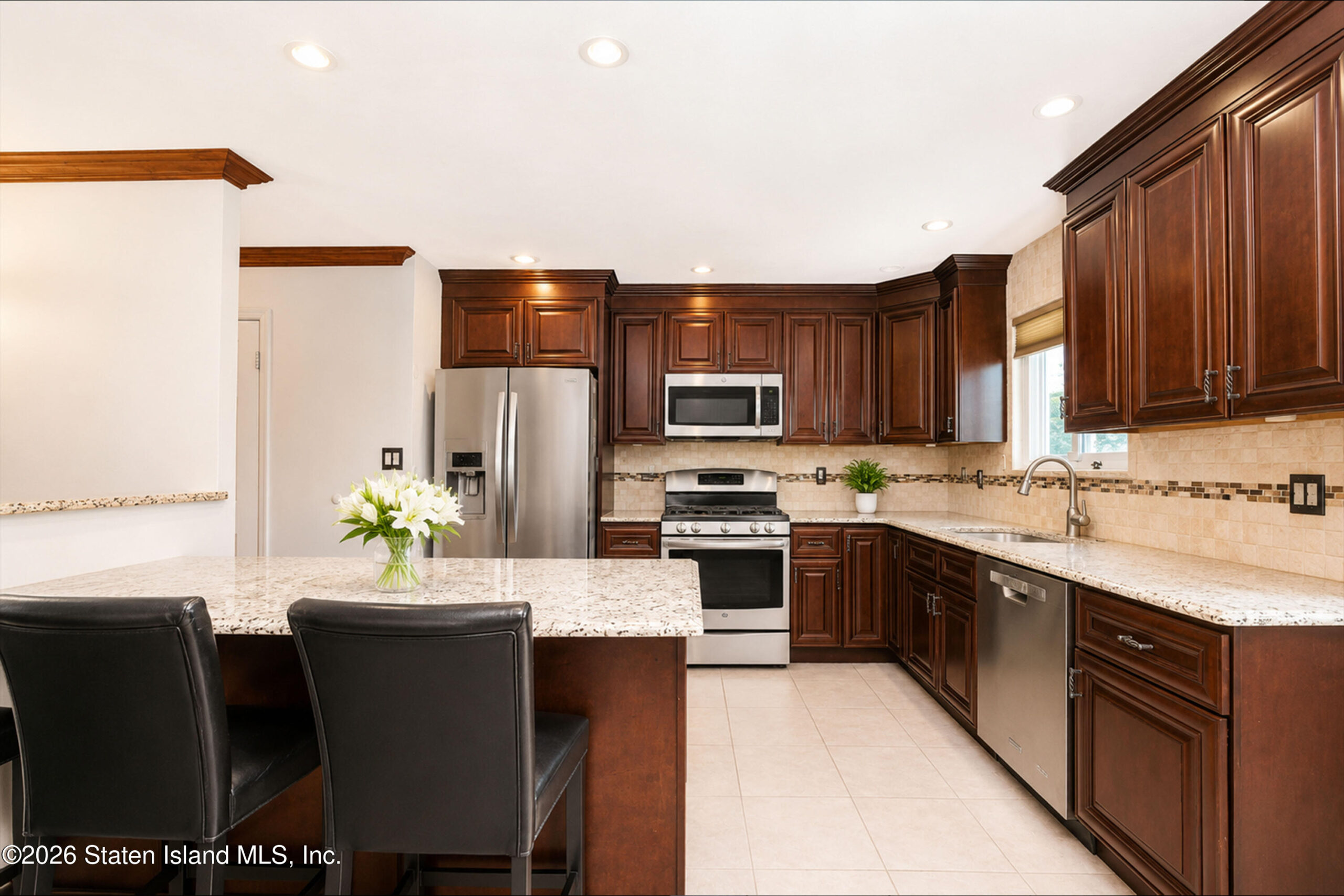 37 Middle Loop Road, Staten Island, NY, 10308 image 10