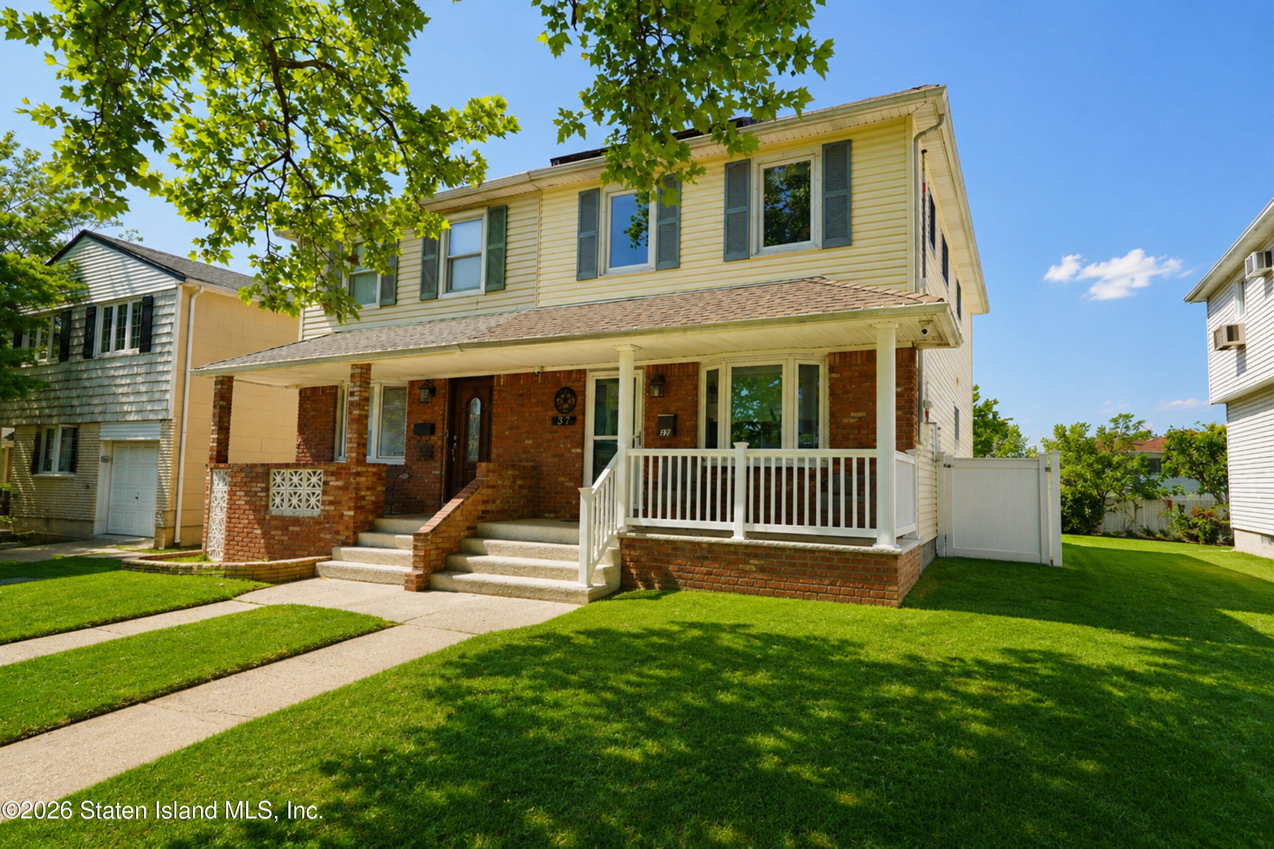 37 Middle Loop Road Image 2