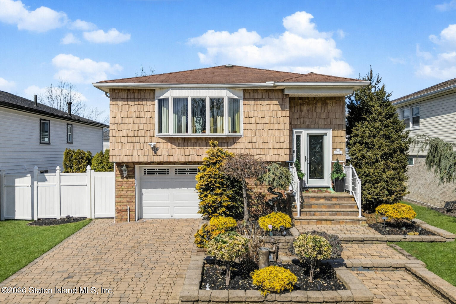 767 Lamont Avenue Image 2