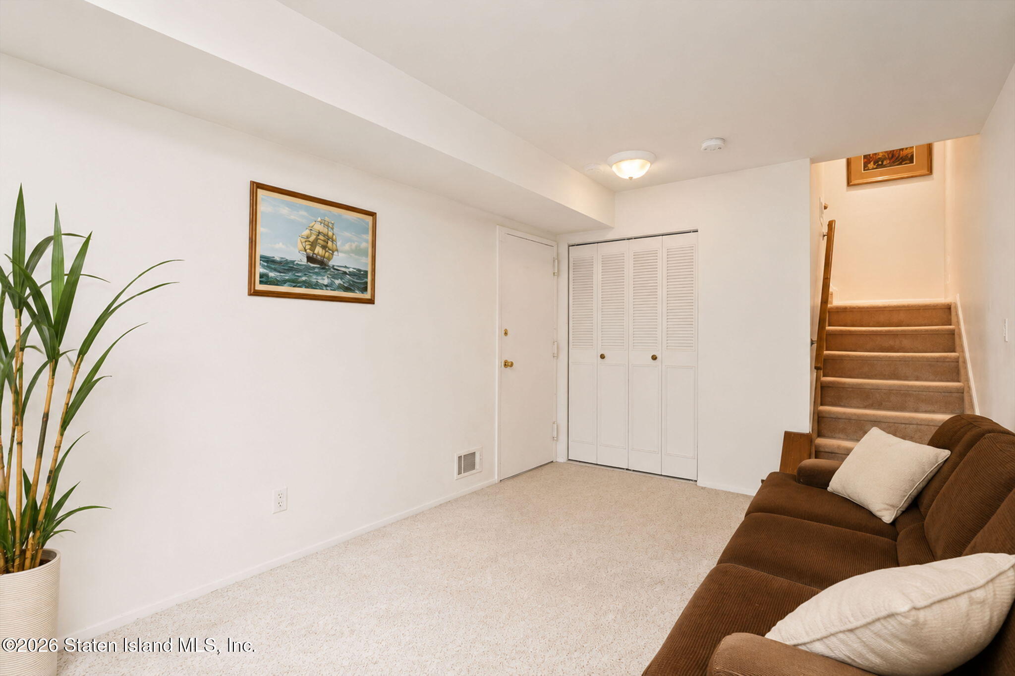 81 Canon Drive Image 4