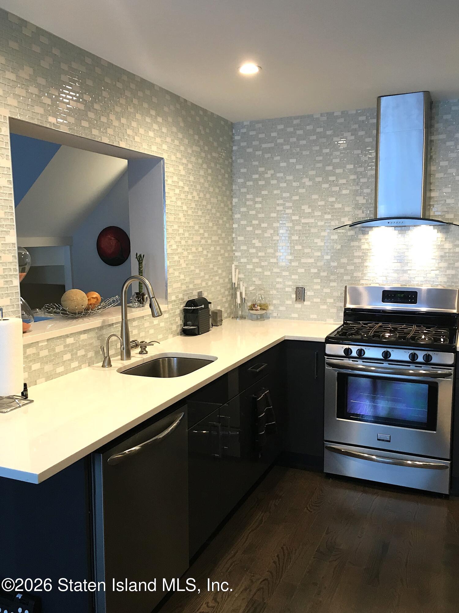 660 Ilyssa Way, Staten Island, NY, 10312 image 8