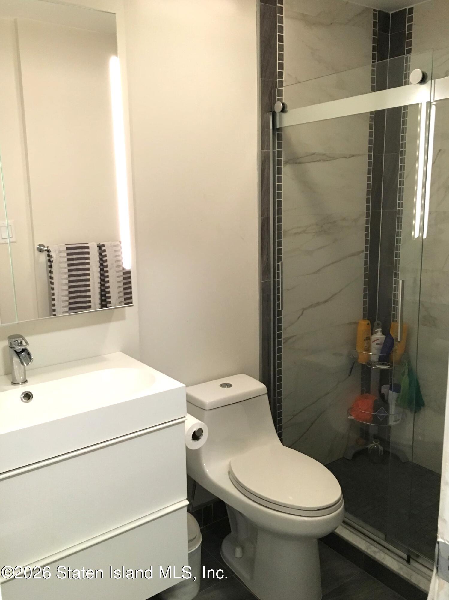660 Ilyssa Way, Staten Island, NY, 10312 image 12